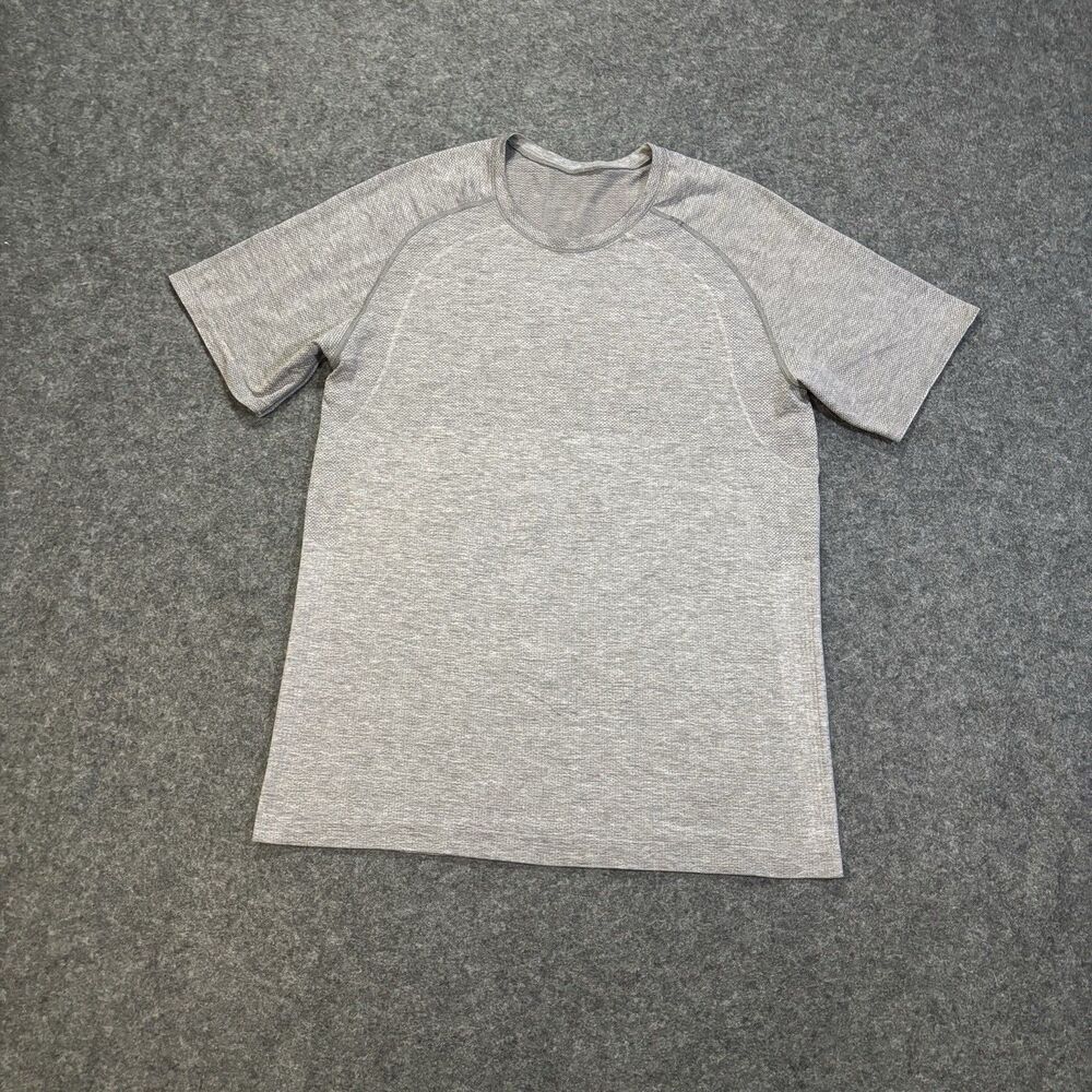 Lululemon Metal Vent Tech Shirt Men's Sz Large Performance Gray